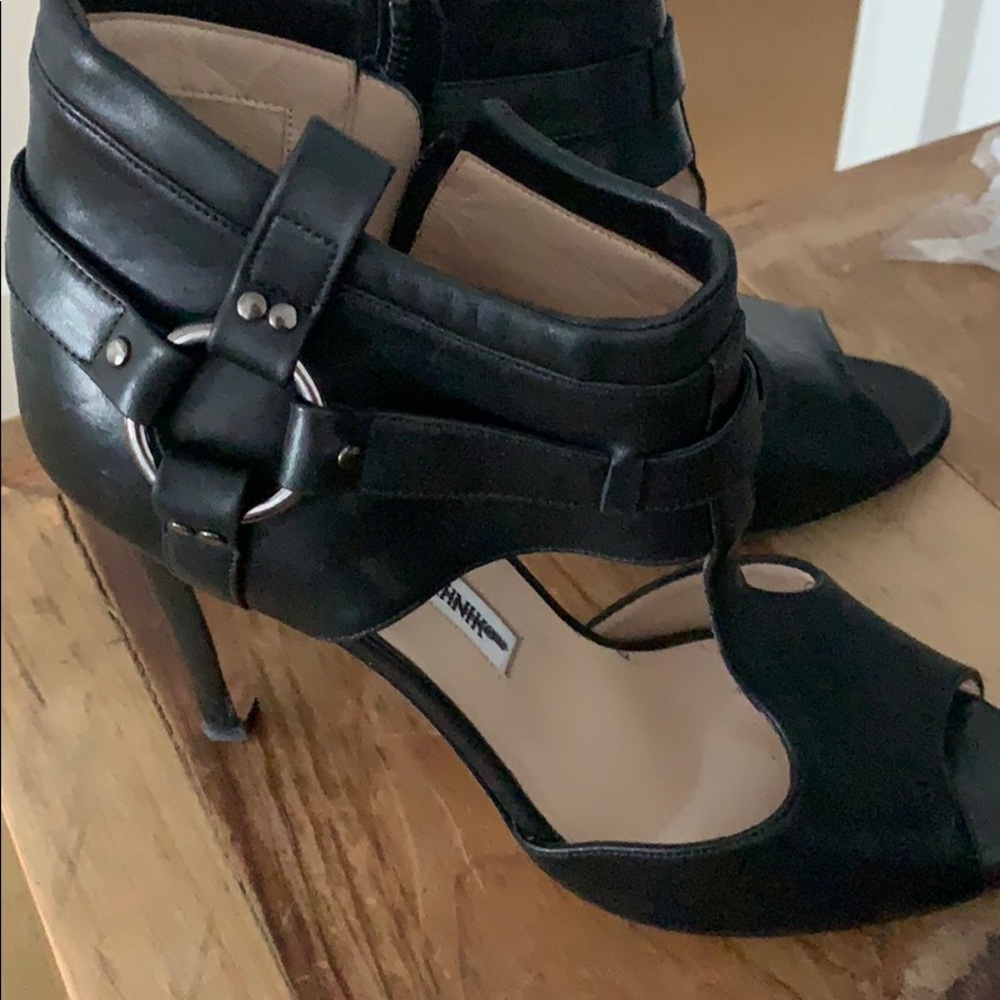 Manolo blahnik sandal bootie. Black size 37